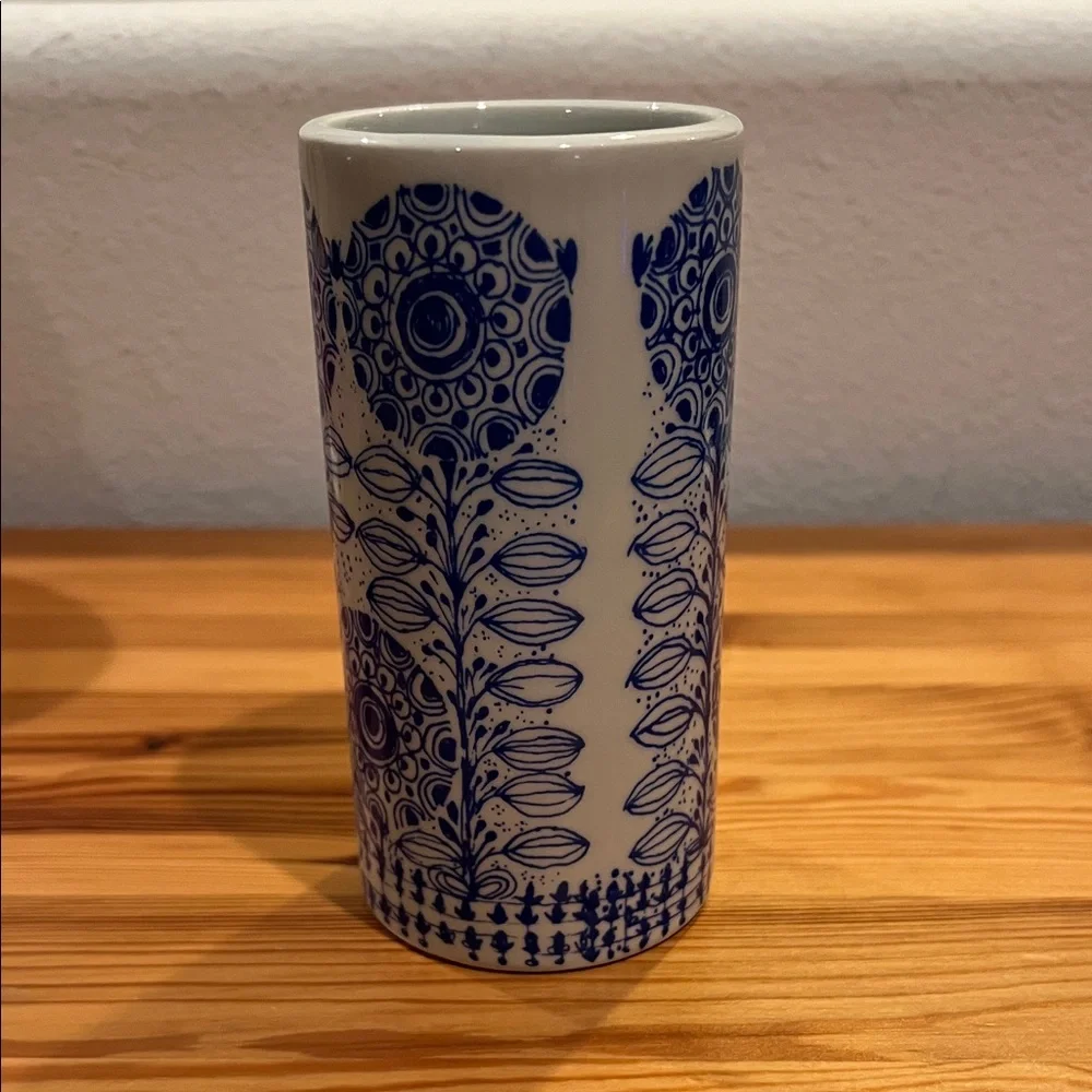 Bjorn Wiinblad Blue and White “Flora”Ceramic Vase - Picture 2 of 8
